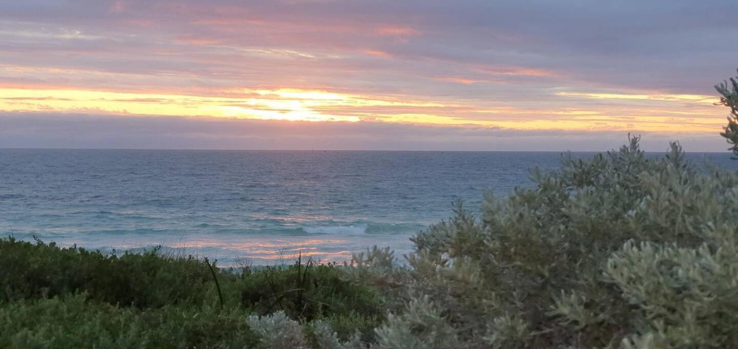Sandcastles Beachfront Luxury Retreat Apartment Perth Eksteriør billede